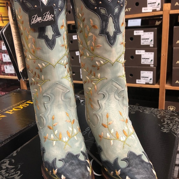 Ladies Dan Post blue on blue embroidery NWT - Picture 2 of 8